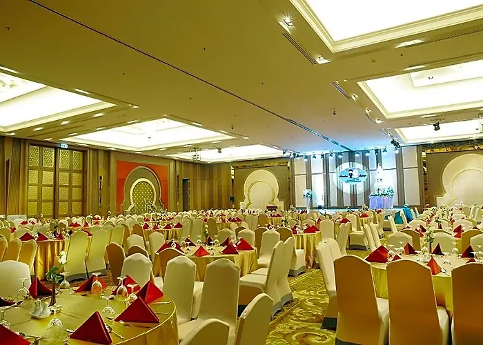 Al Meroz - The Leading Halal Hotel 5*